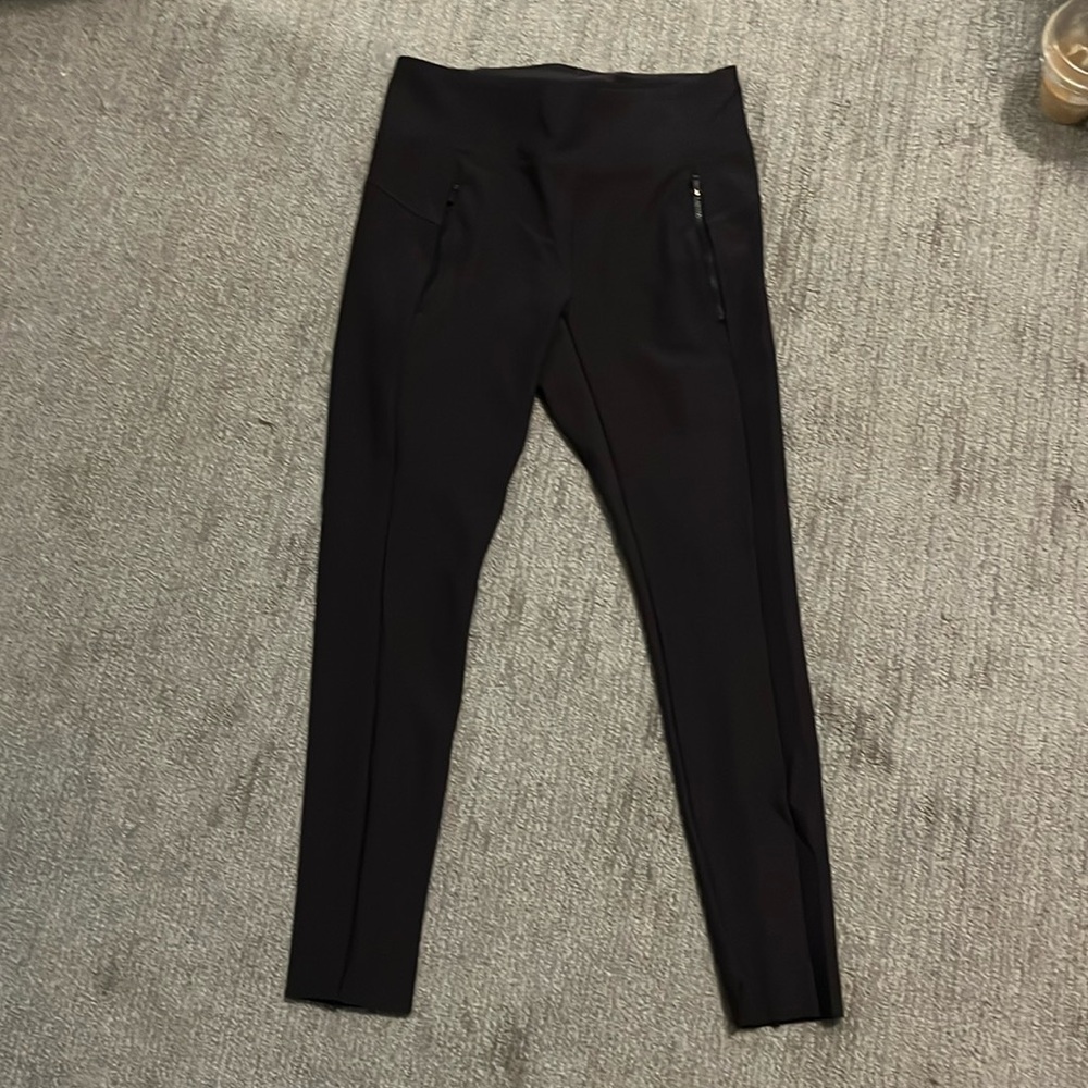Athleta skinny/legging ankle pants. Brown gray color. Size Small